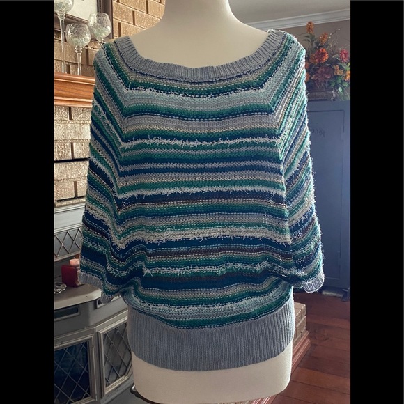 BCBGMaxAzria Sweaters - 3/$30🌺 BCBG sweater